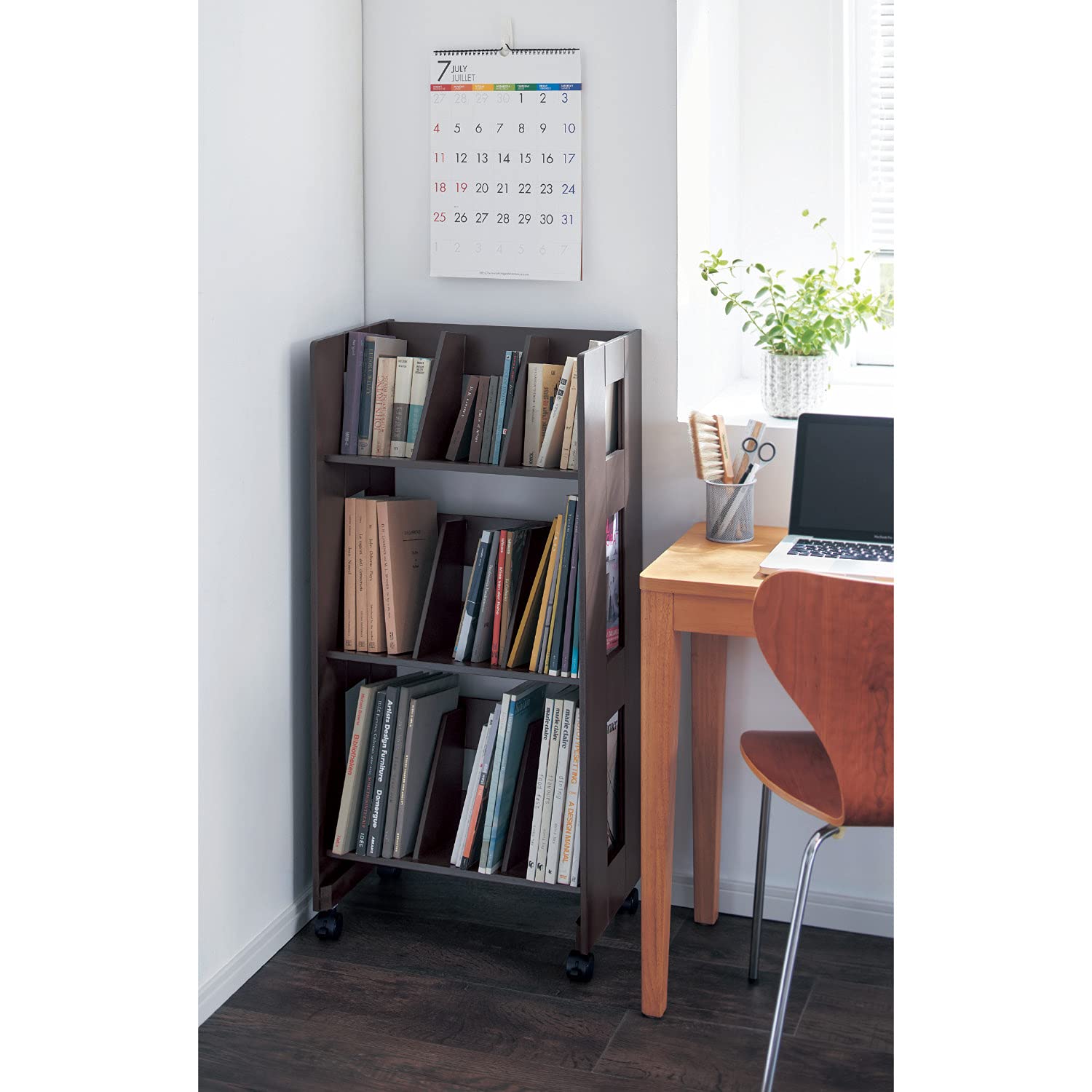 Amazon｜[ベルメゾン] マガジンラック キャスター付き 本が見やすい